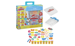 Play-Doh Carry-Along Creativity Set $10 (Reg. $25.50) at Walmart